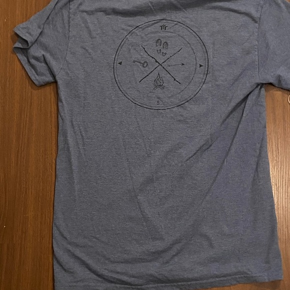 Blue arrow tee shirt - Picture 2 of 3